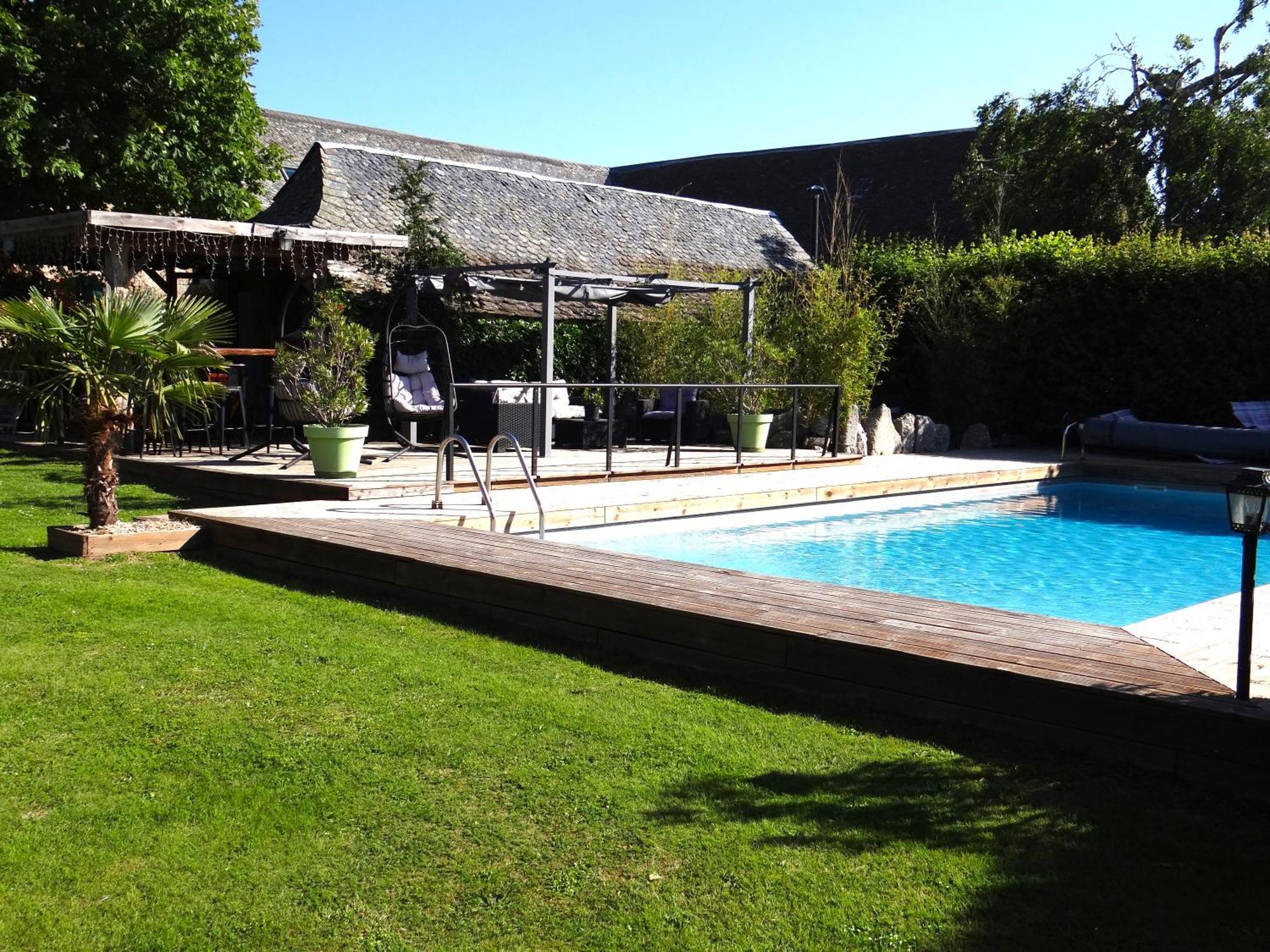 La Maison De Gilbert Jacuzzi Piscine Chauffee 4* Chaudes-Aigues