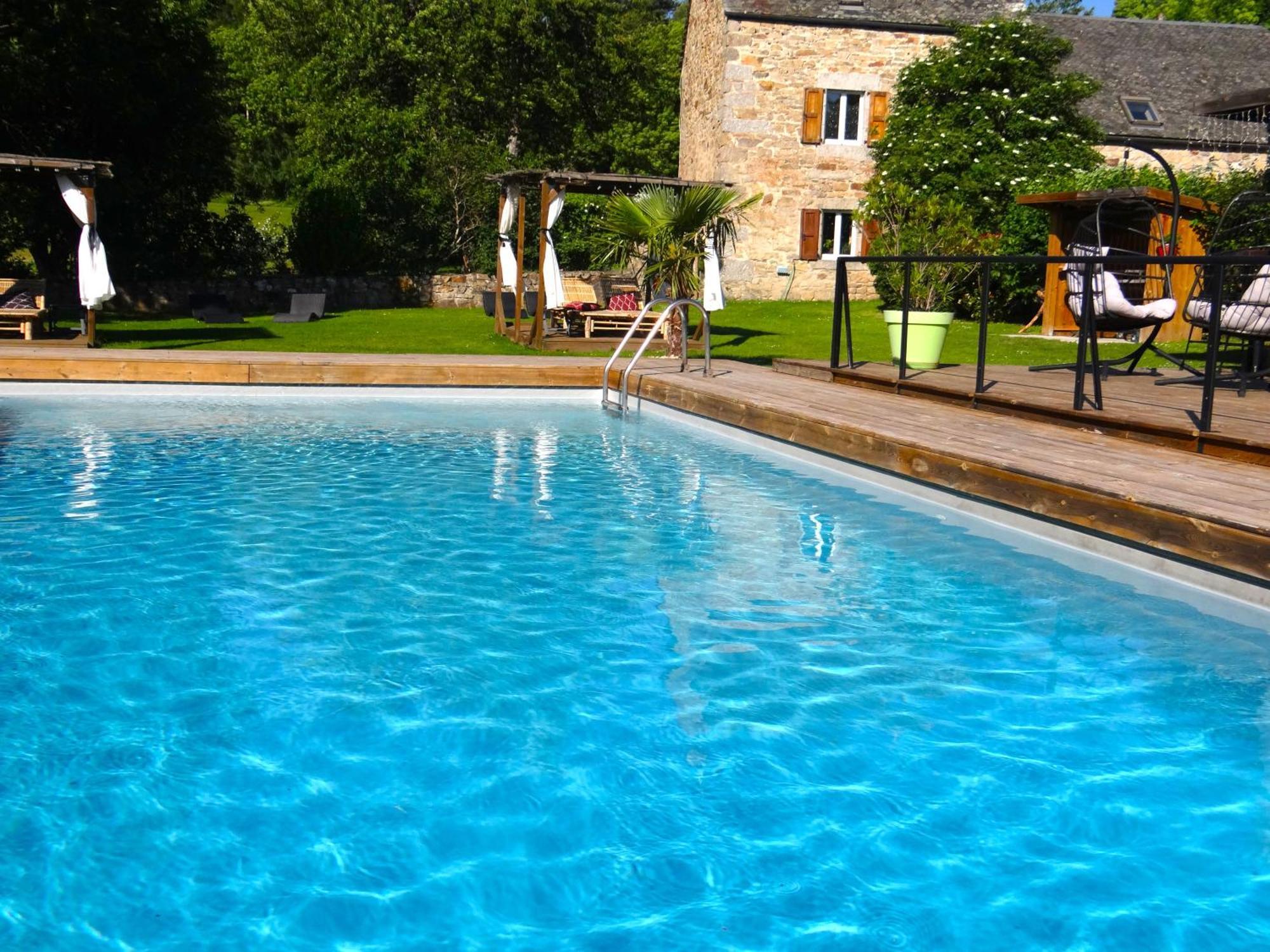 La Maison De Gilbert Jacuzzi Piscine Chauffee Gasthuis